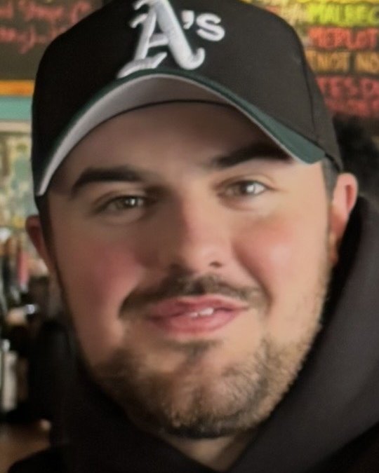 Robbie in a London pub, overweight